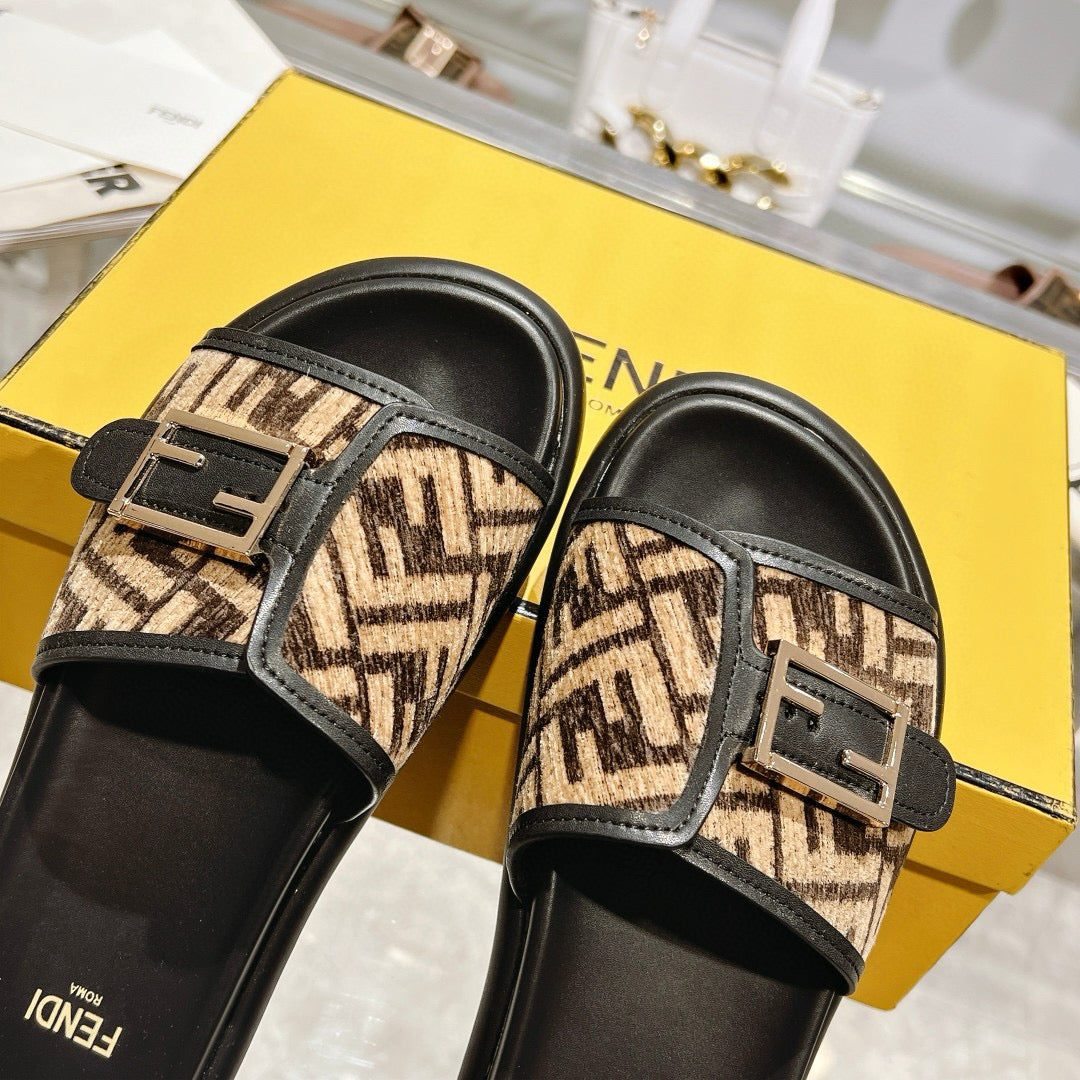 Slide SANDALS - Fendi